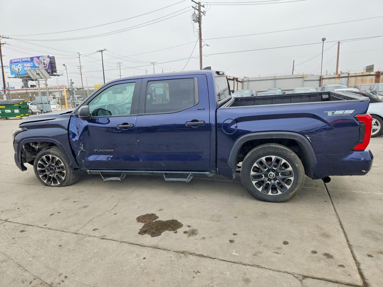 2022 Toyota Tundra Sr5 - Фото 2