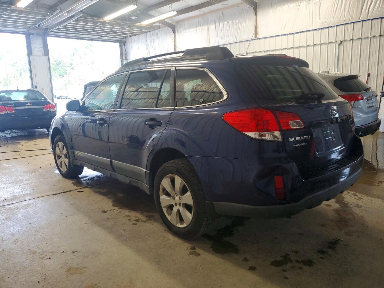 2010 Subaru Outback 2.5I Premium - Фото 2