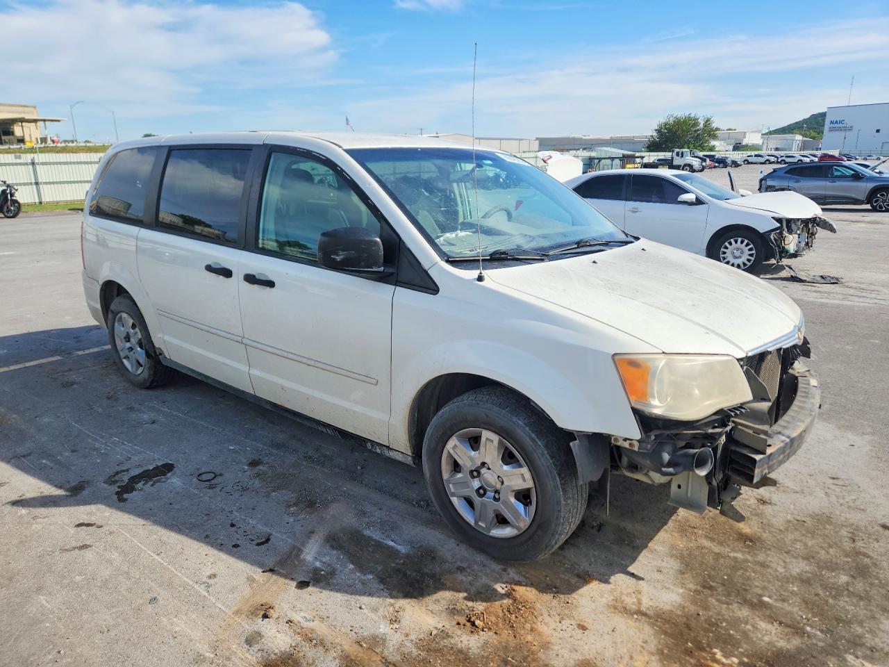 2008 Chrysler Town & Country Lx - Image 4