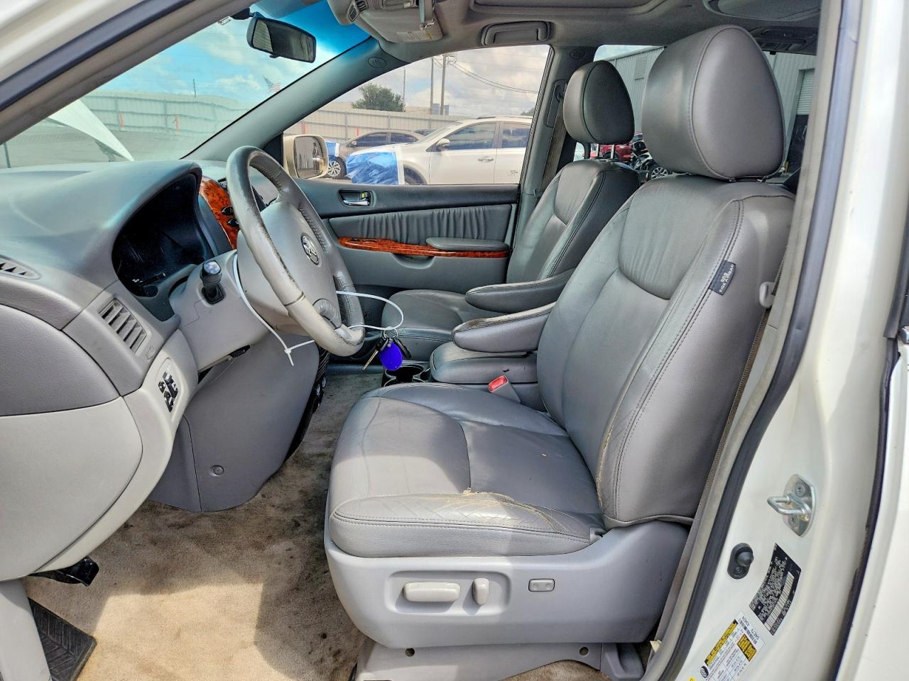 2010 Toyota Sienna Xle - Фото 7