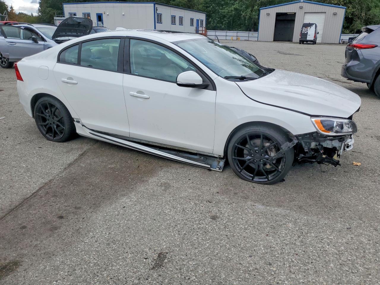 2017 Volvo S60 Dynamic - Image 4