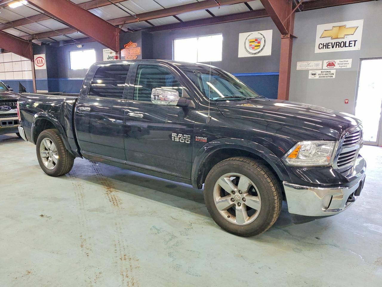 2015 Ram 1500 Laramie - Image 4