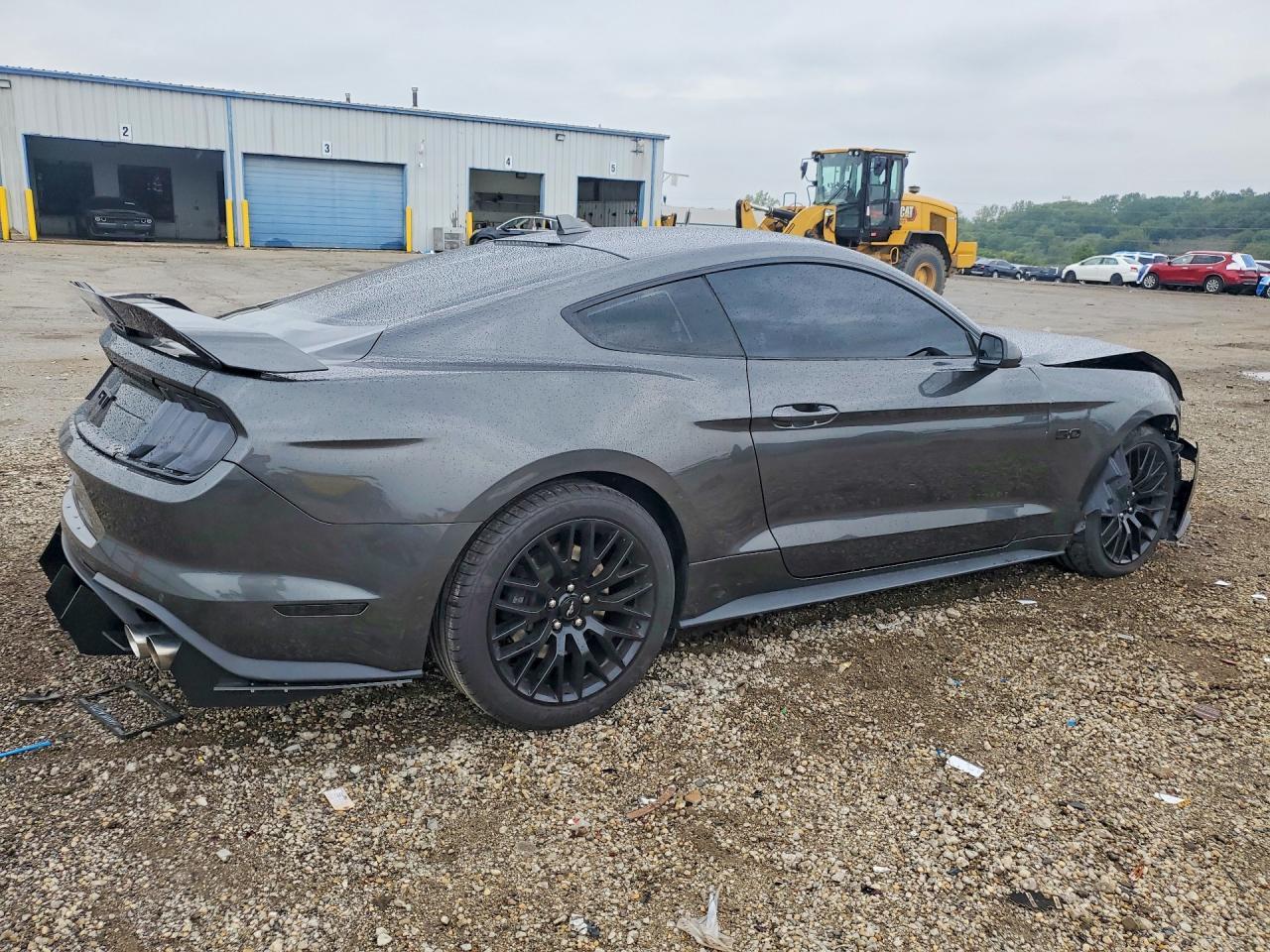 2020 Ford Mustang Gt - Фото 3