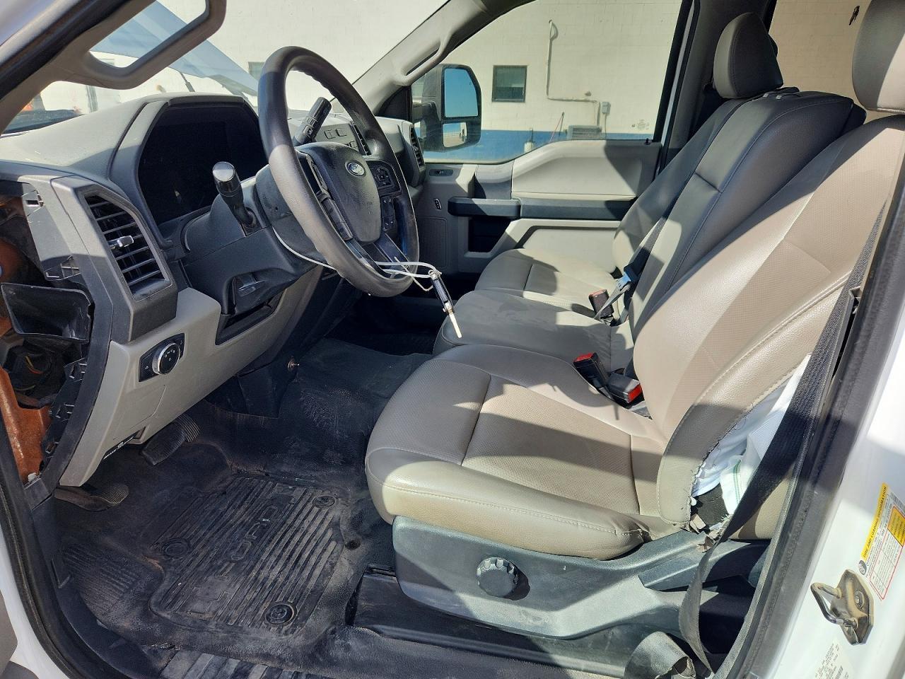 2022 Ford F250 Super Duty - Фото 7