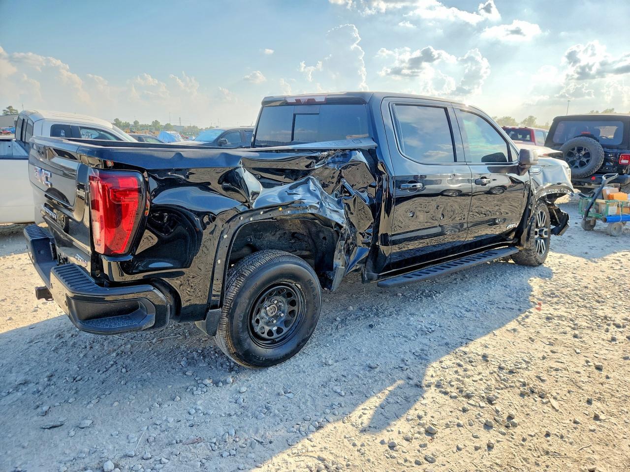 2024 GMC Sierra K1500 At4 - Фото 3