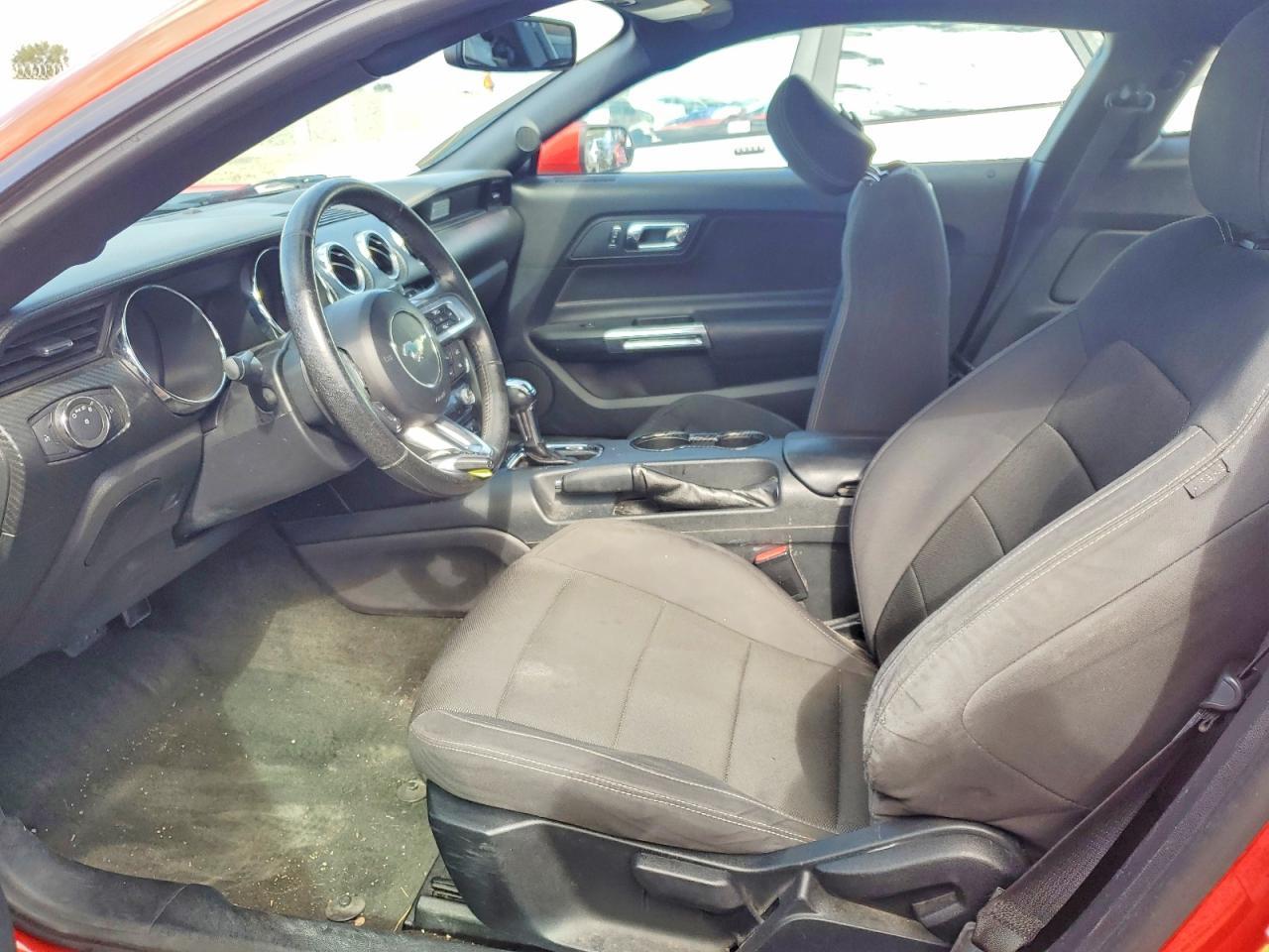 2016 Ford Mustang - Фото 7