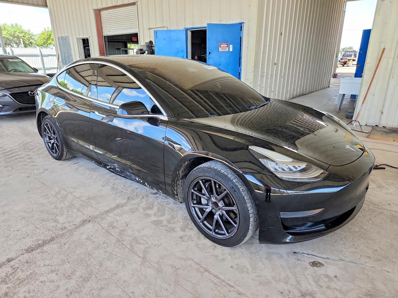 2020 Tesla Model 3 - Фото 4