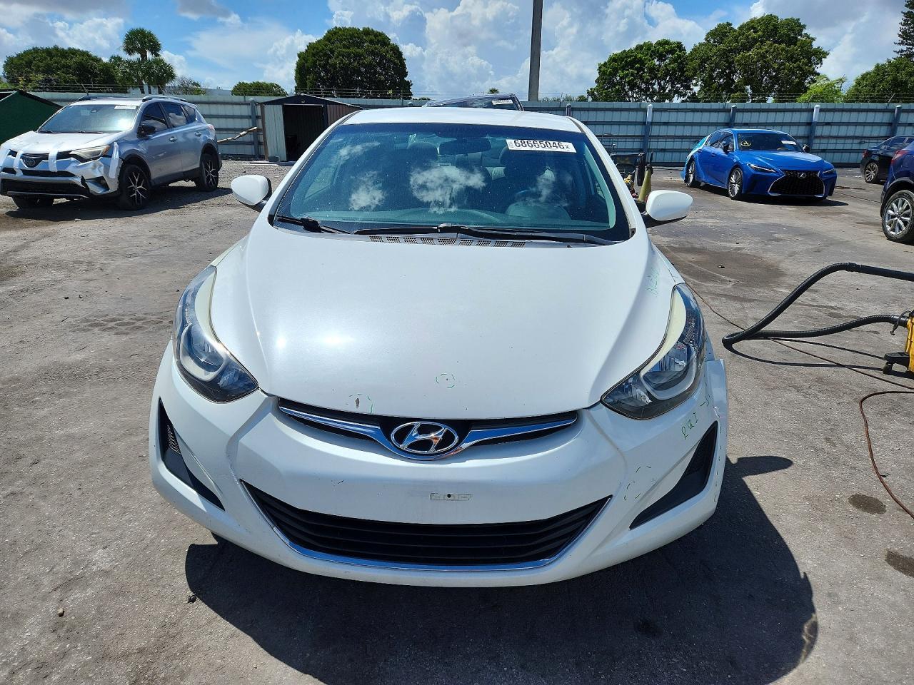 2014 Hyundai Elantra Se - Image 5