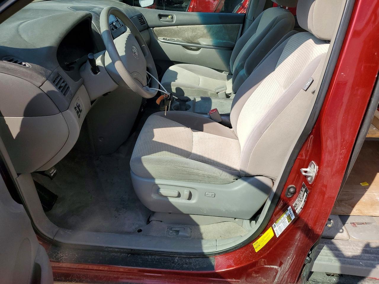 2009 Toyota Sienna Le 7-Passenger - Фото 7