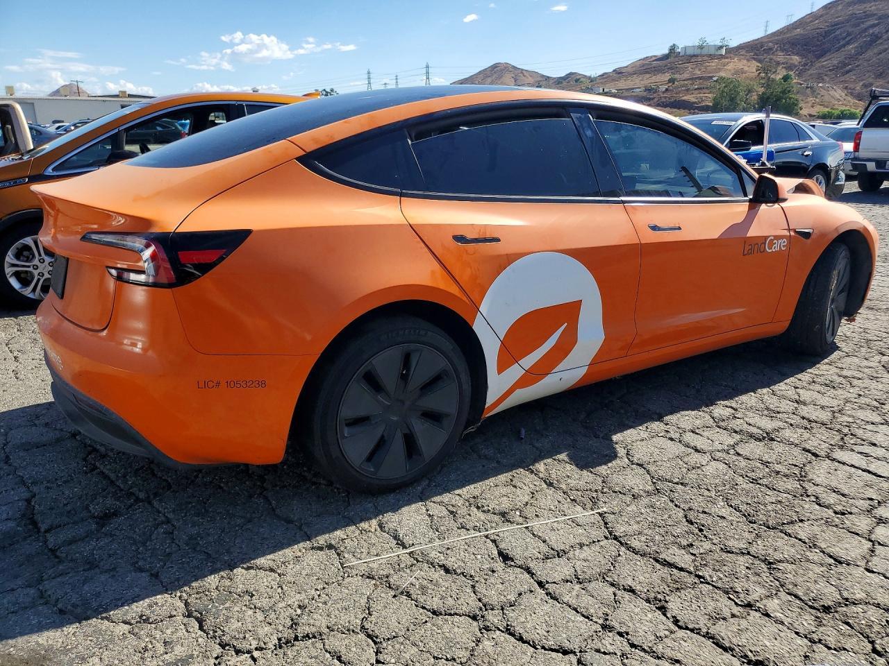 2024 Tesla Model 3 - Фото 3