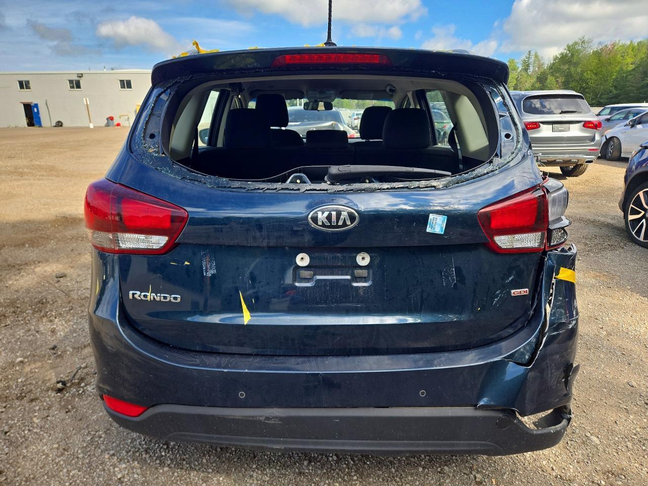 2017 Kia Rondo - Image 6