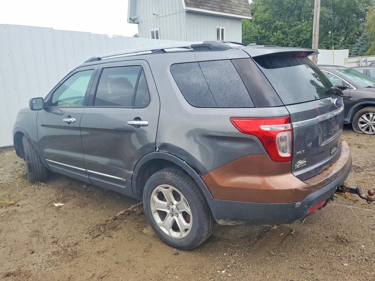 2015 Ford Explorer Xlt - Фото 2