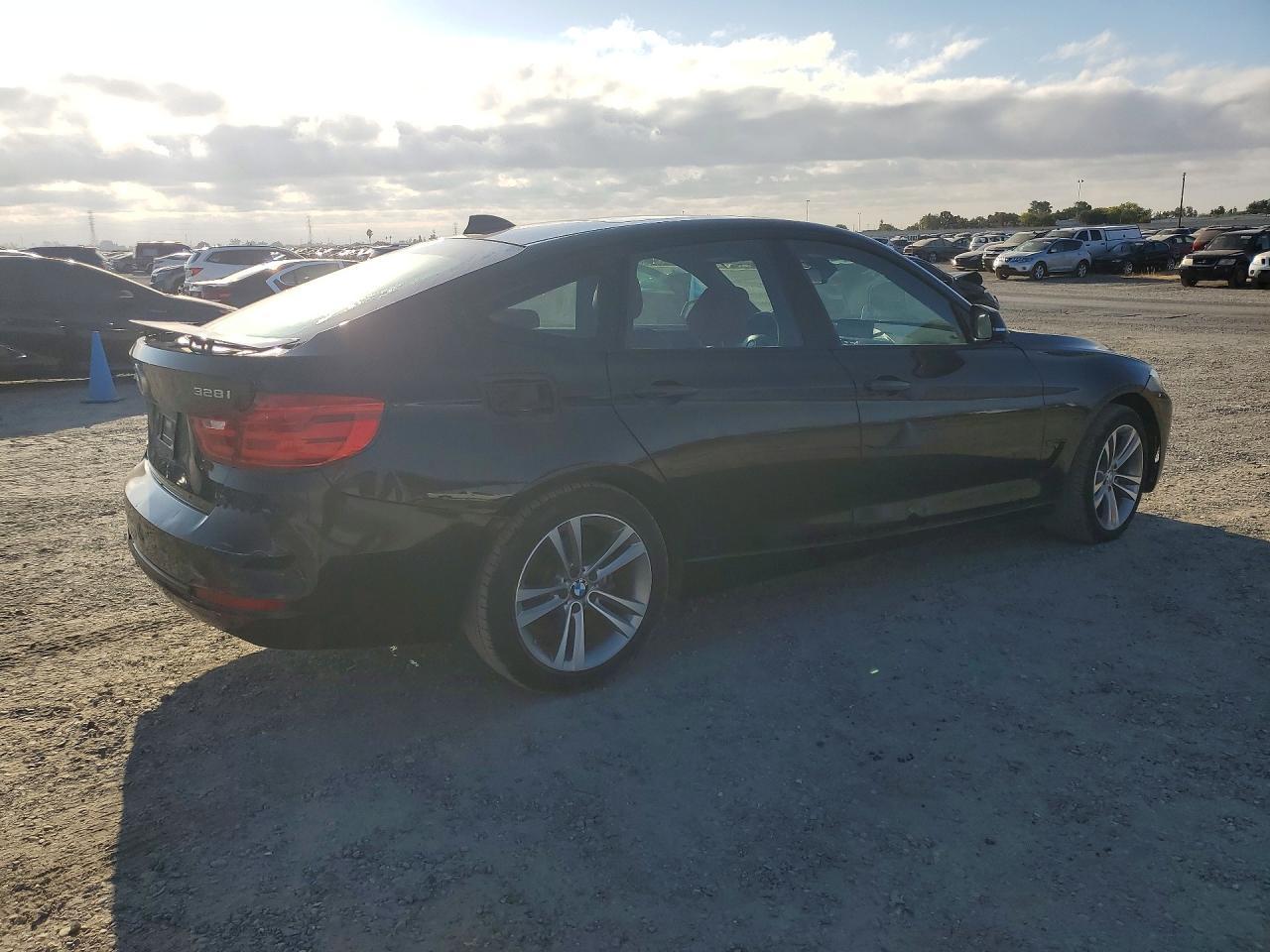 2016 BMW 328 Xigt Sulev - Image 3