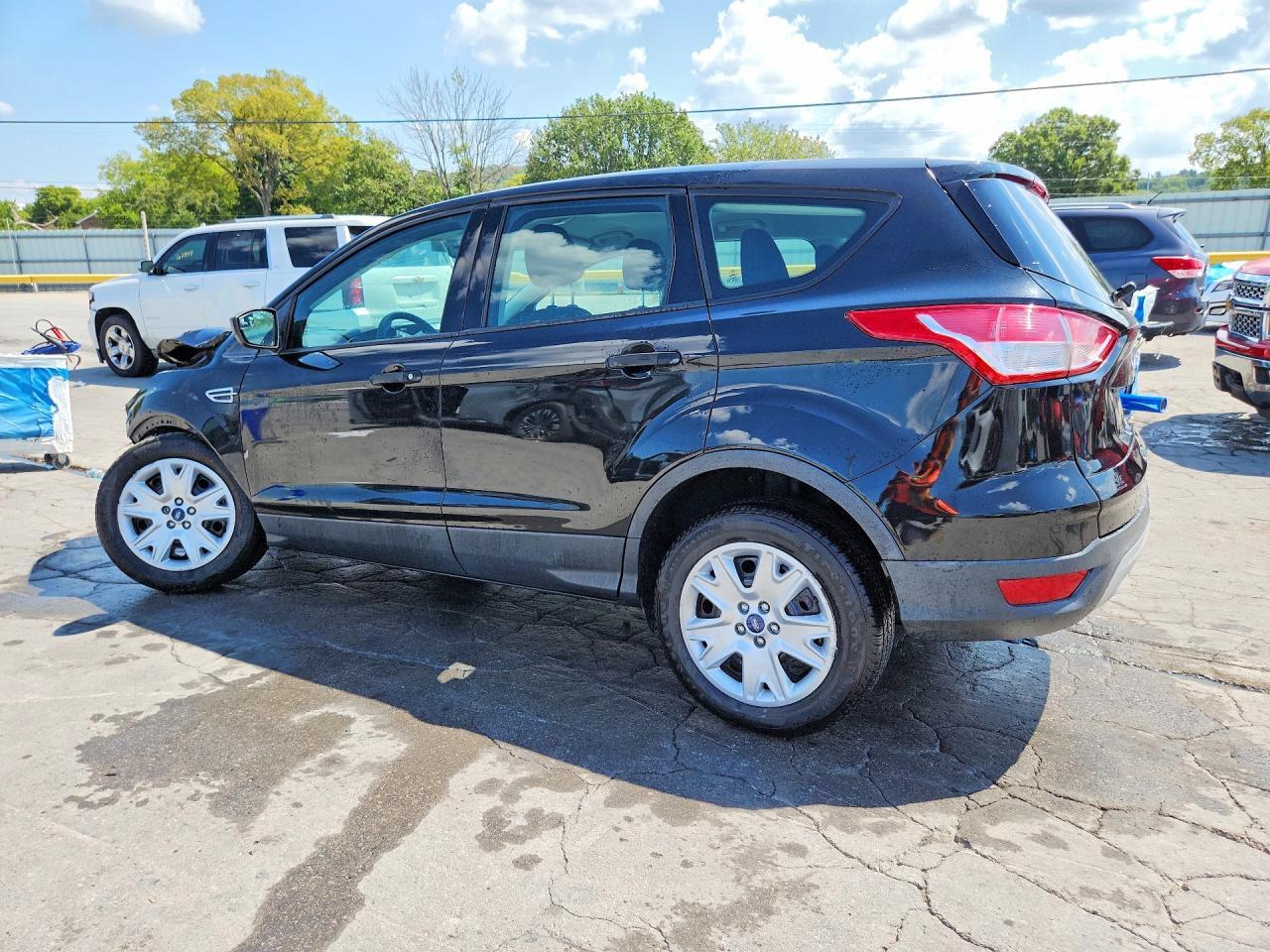 2013 Ford Escape S - Фото 2