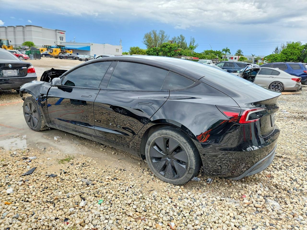 2025 Tesla Model 3 - Image 2