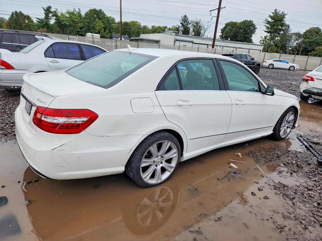 2013 Mercedes-Benz E 350 4Matic - Image 3