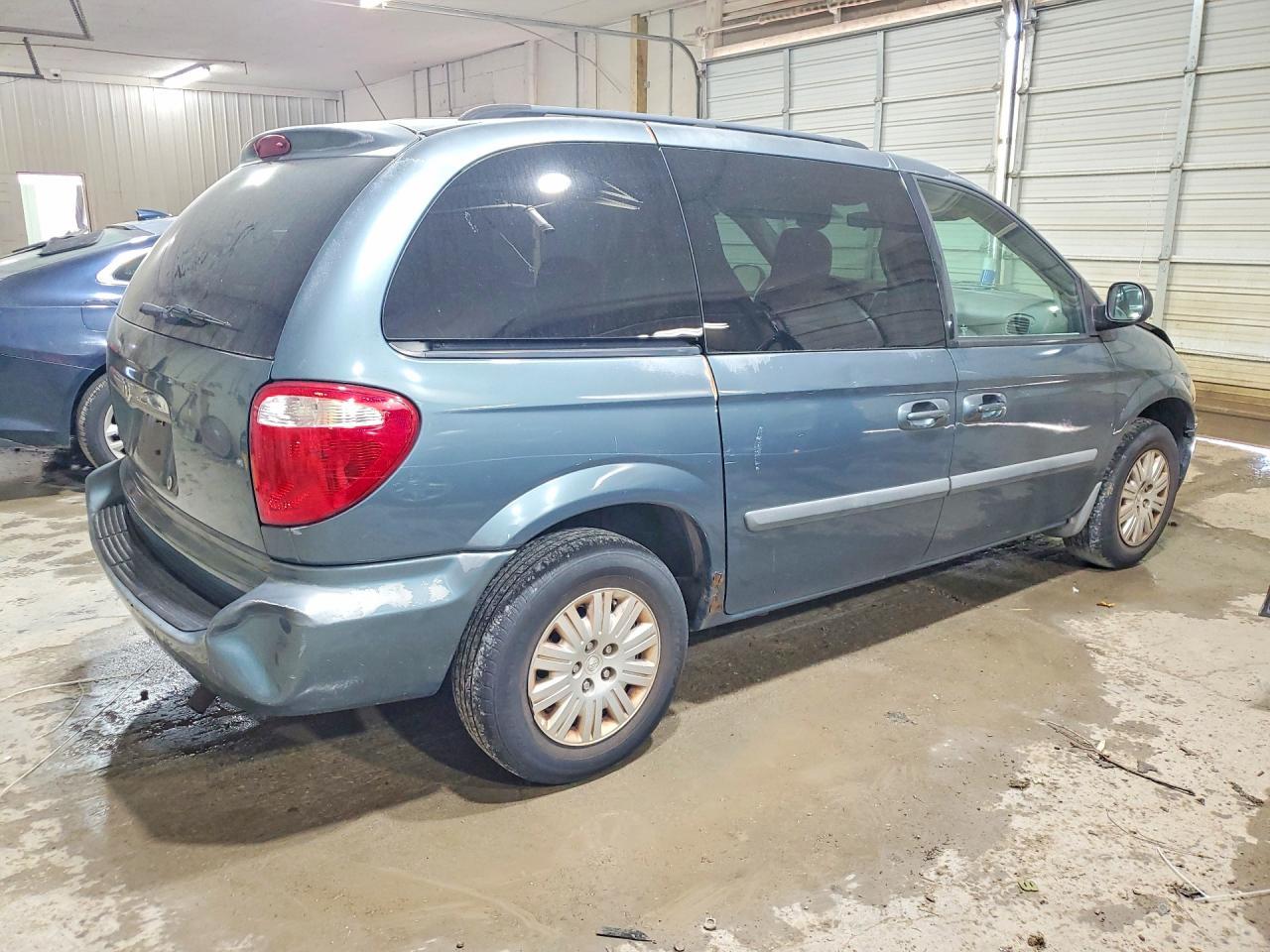 2006 Chrysler Town & Country - Фото 3