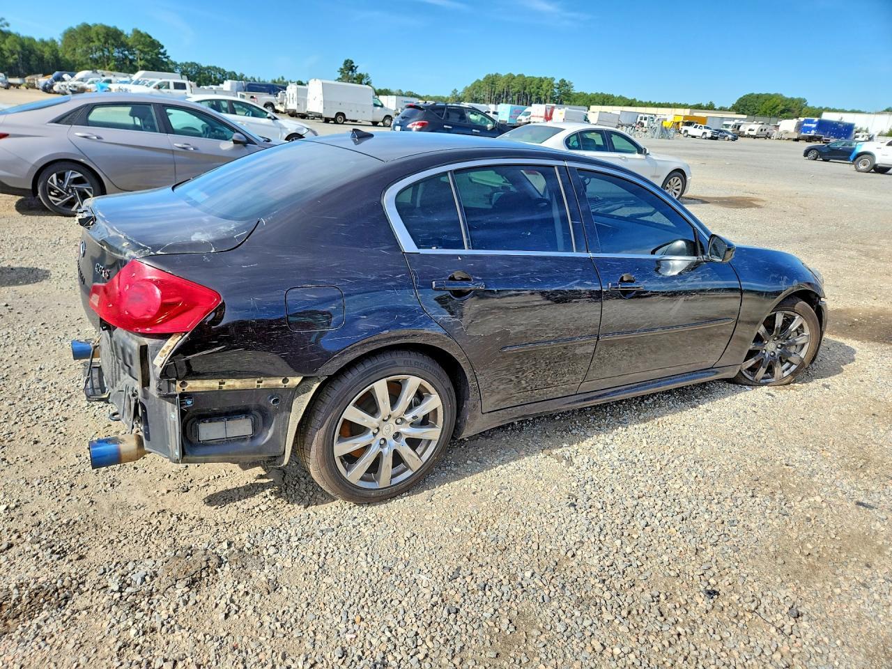 2011 Infiniti G37 Sedan Journey - Image 3