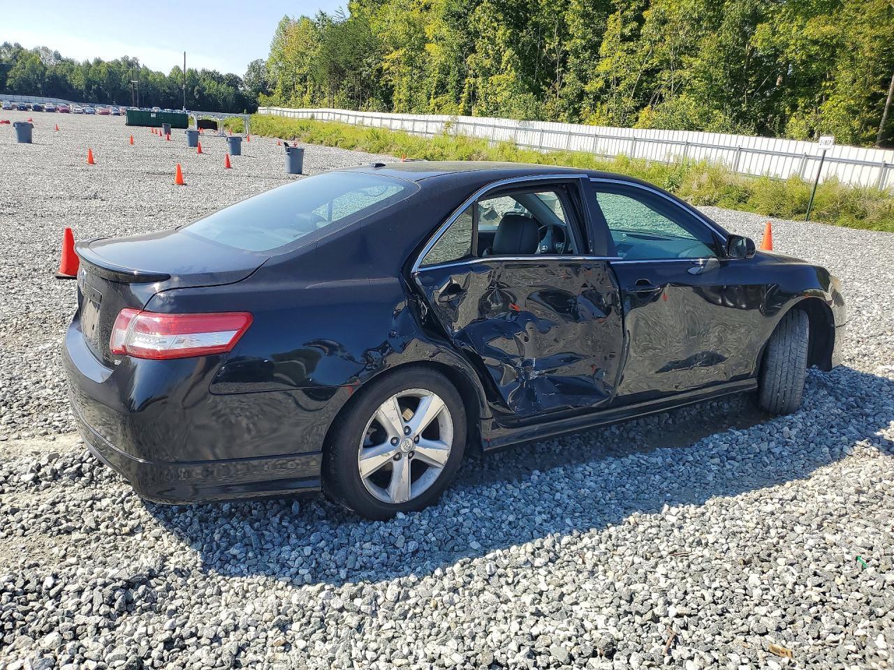 2011 Toyota Camry Se - Фото 3