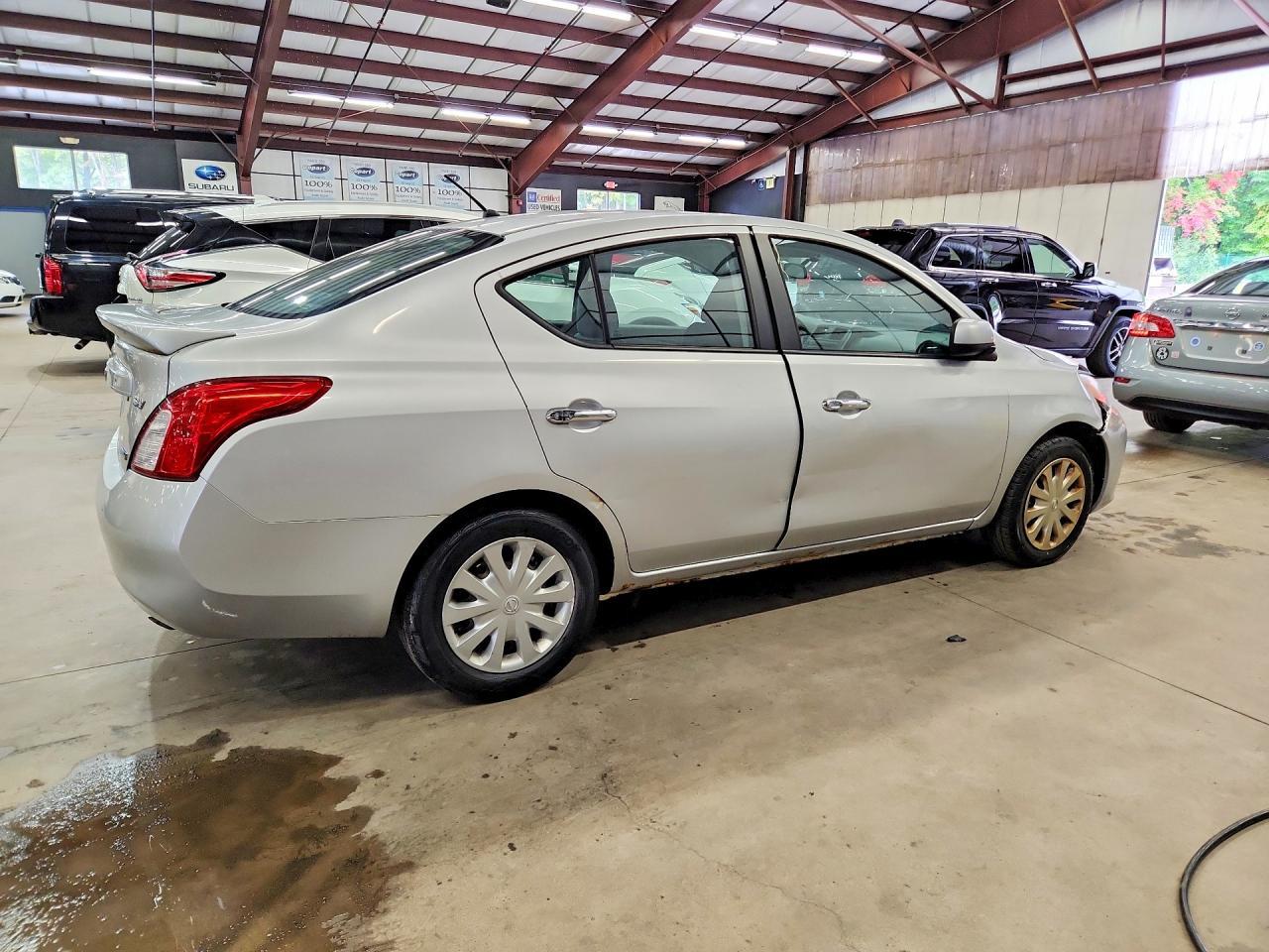 2013 Nissan Versa 1.6 S - Image 3
