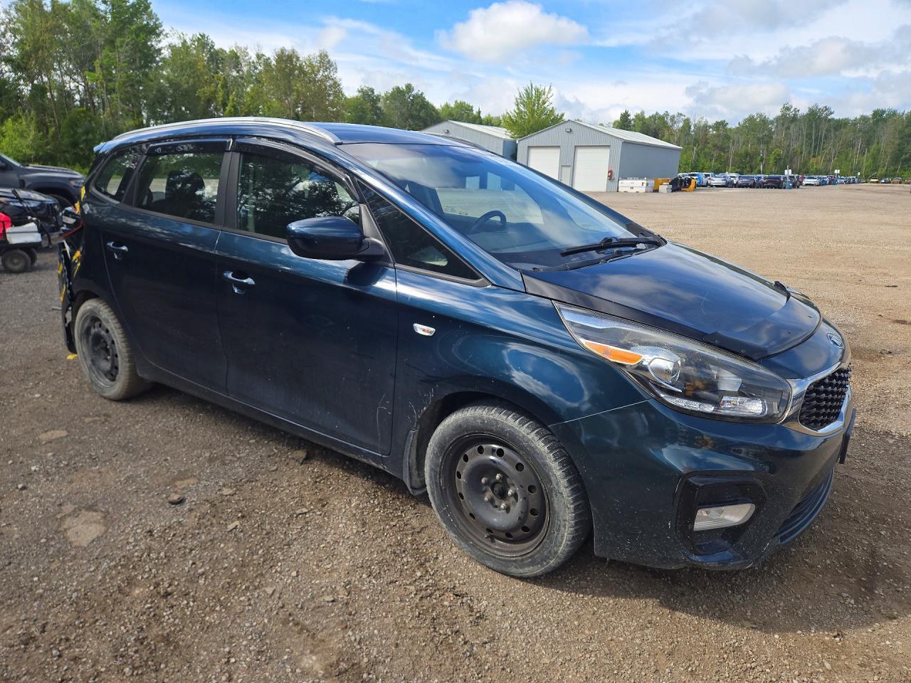 2017 Kia Rondo - Image 4