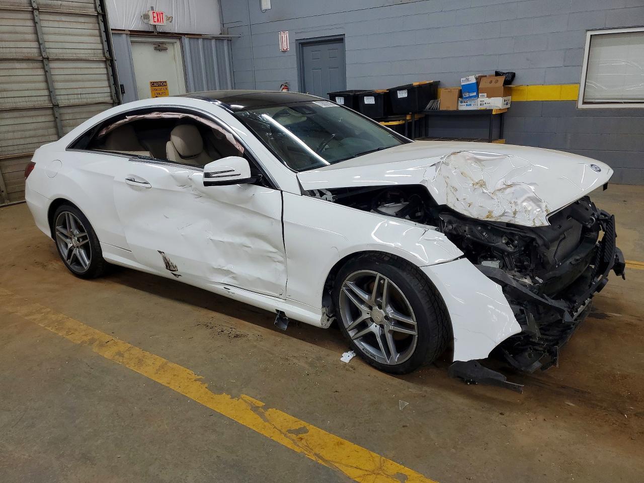 2016 Mercedes-Benz E 400 - Фото 4