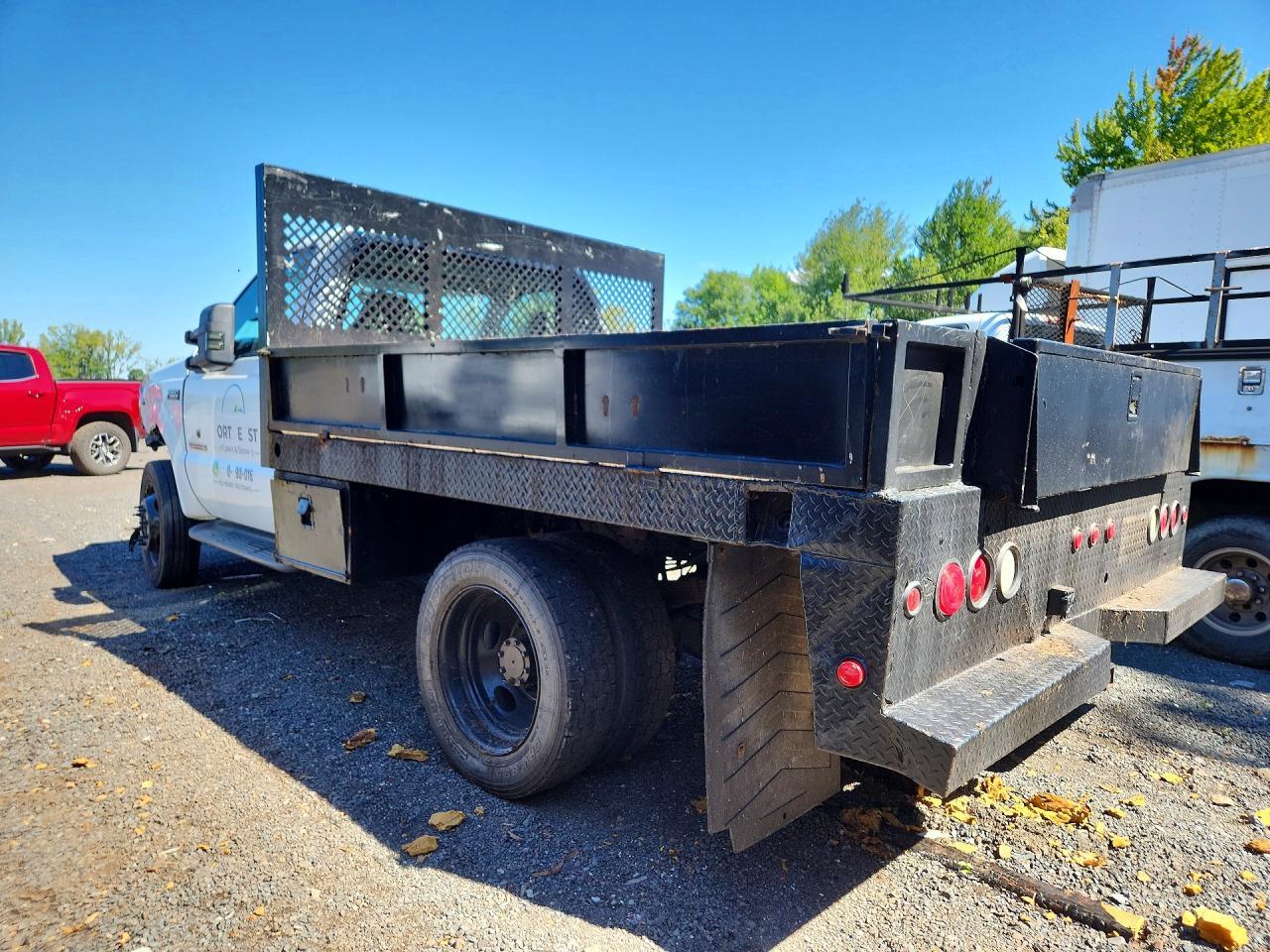 2004 Ford F550 Super Duty - Фото 2