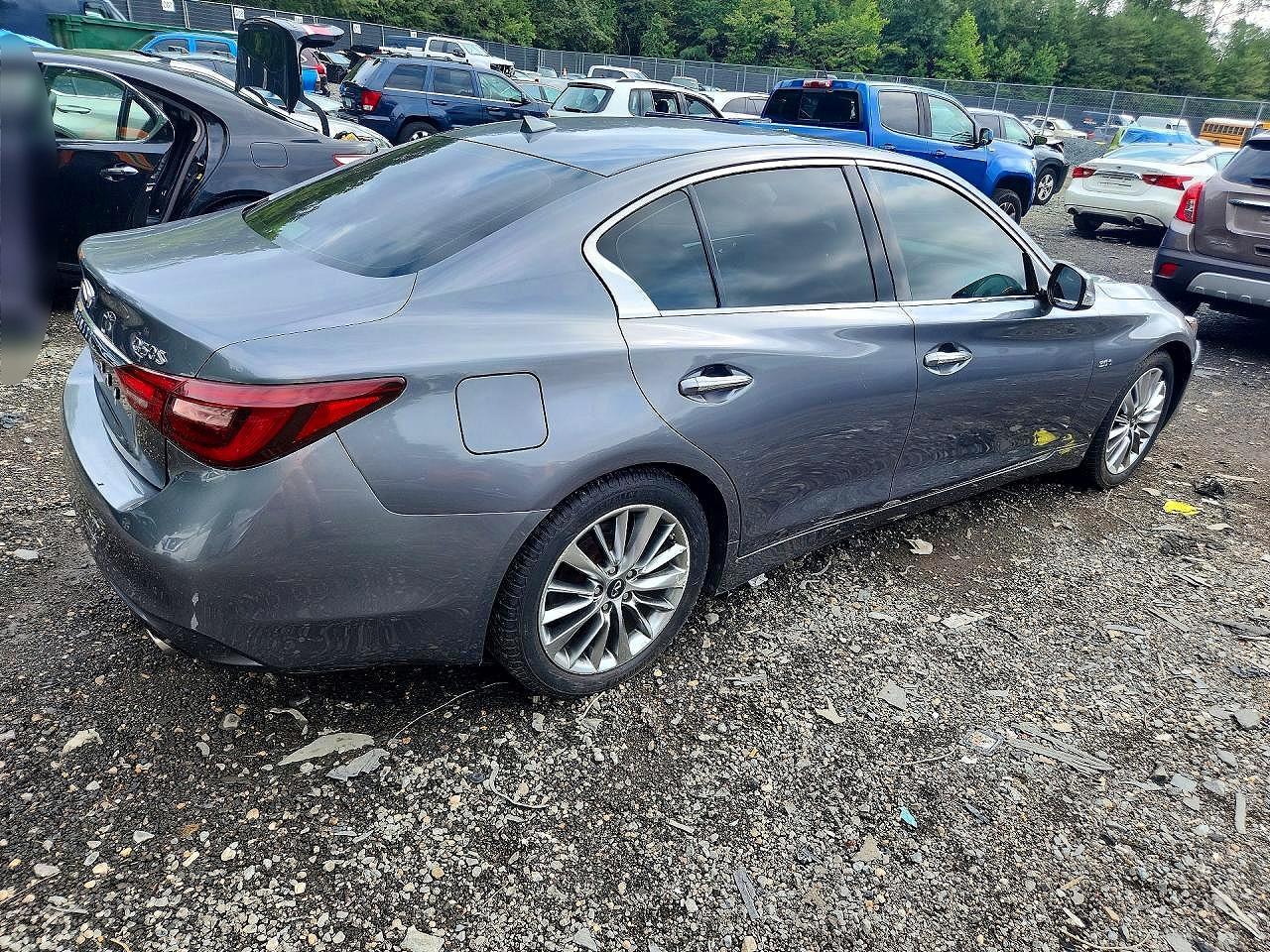 2018 Infiniti Q50 3.0T Luxe - Фото 3
