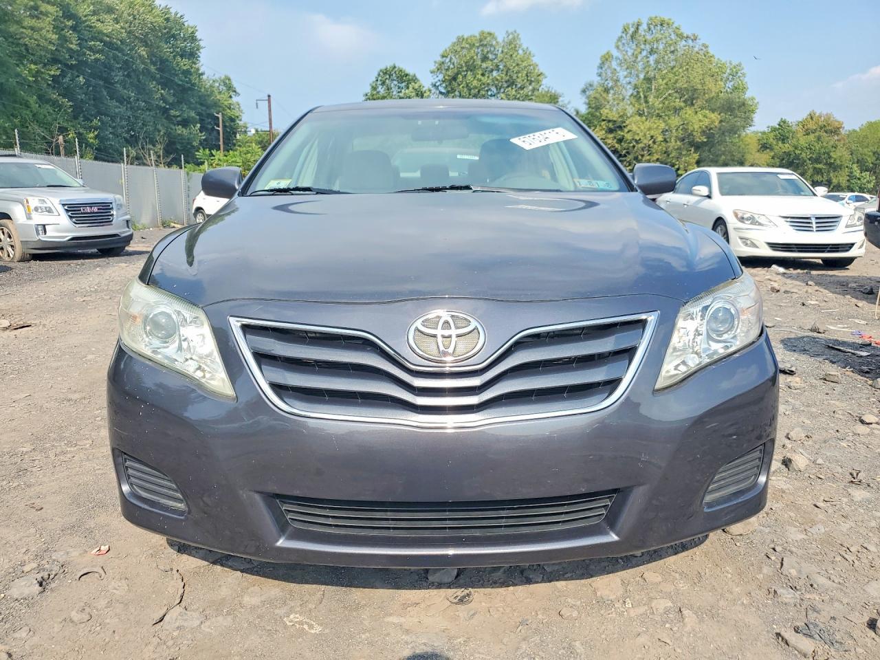 2011 Toyota Camry Le V6 - Image 5