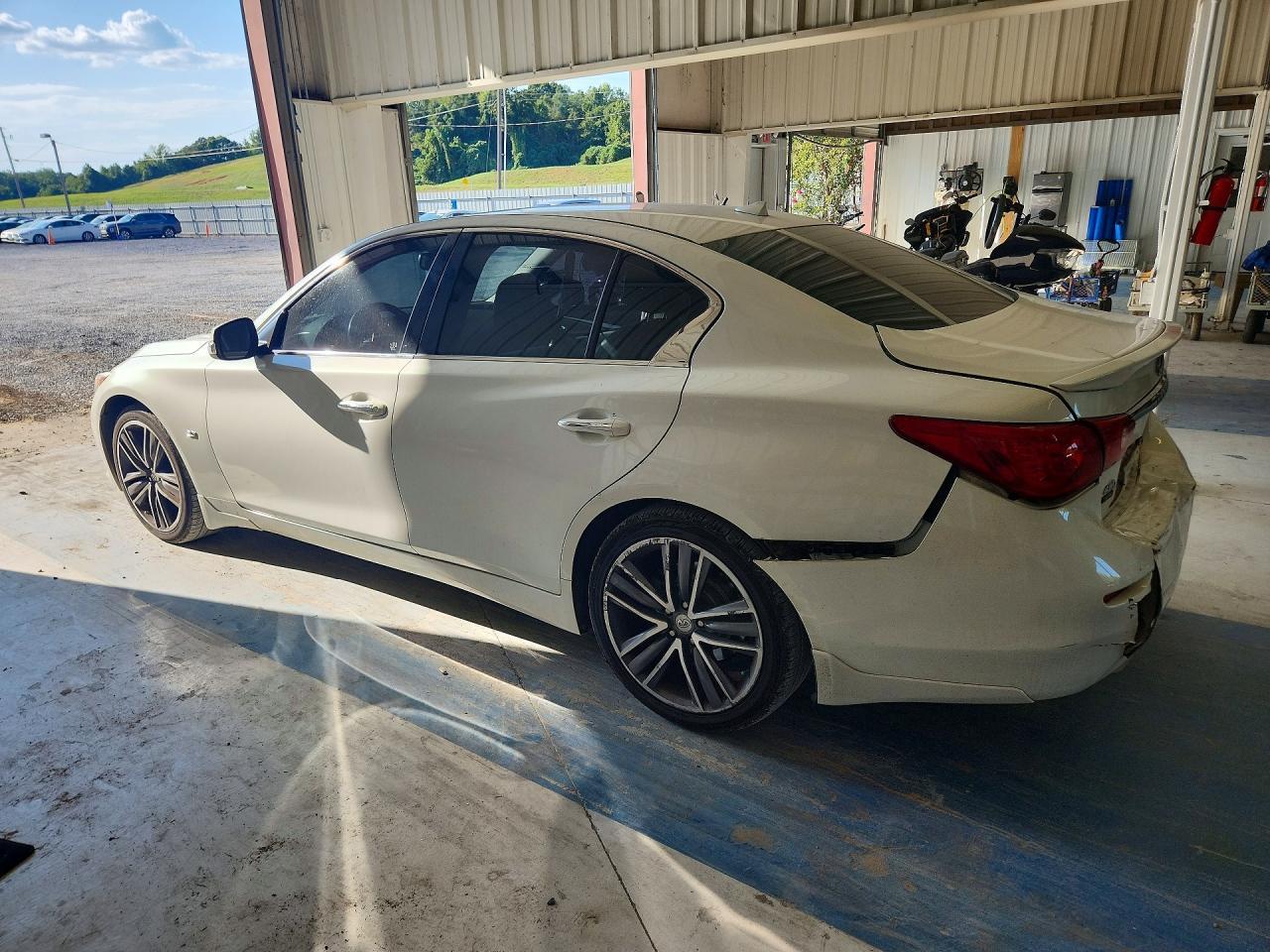 2015 Infiniti Q50 Base - Фото 2