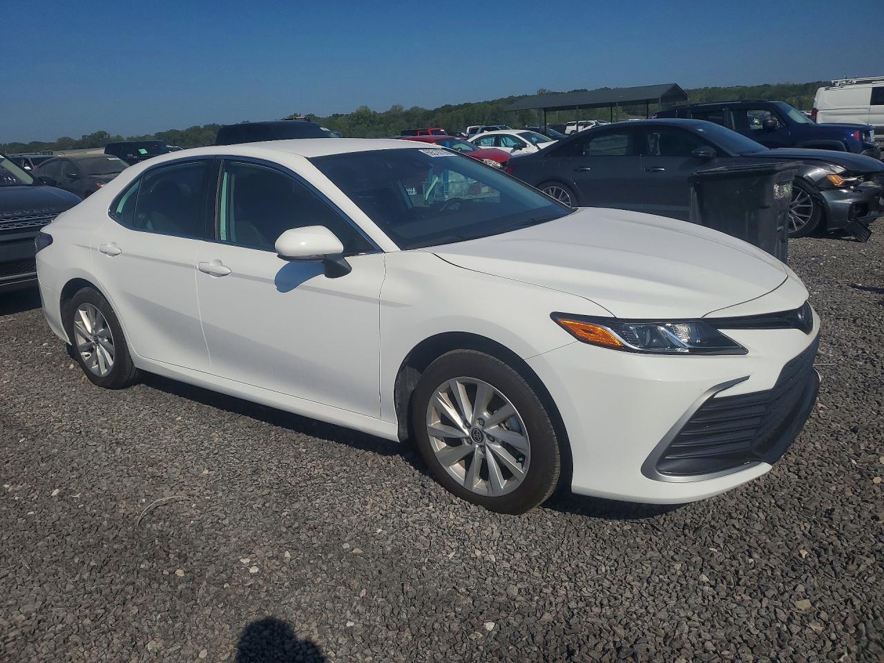 2023 Toyota Camry Le - Фото 4