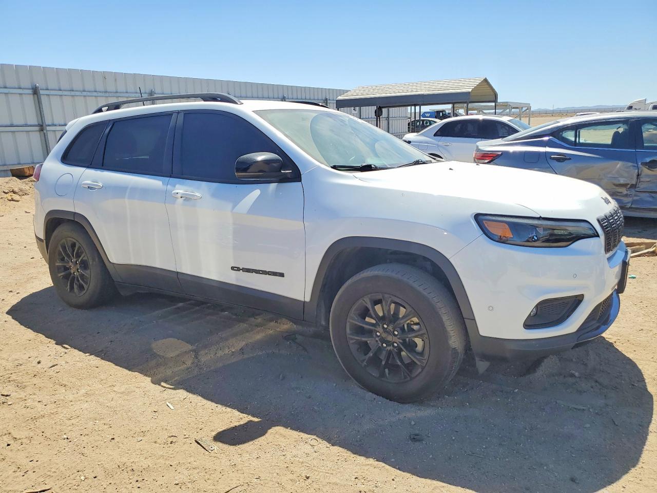 2023 Jeep Cherokee Altitude Lux - Image 4