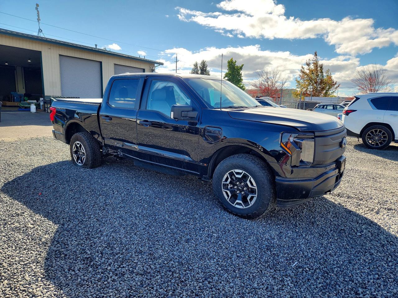 2023 Ford F150 Lightning Pro - Image 4