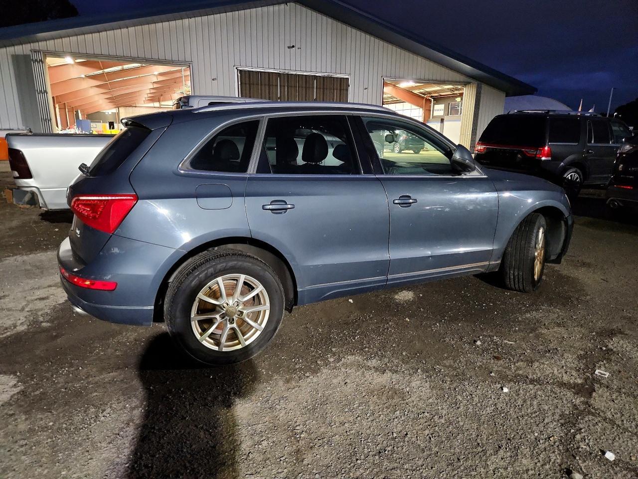 2011 Audi Q5 Premium Plus - Image 3