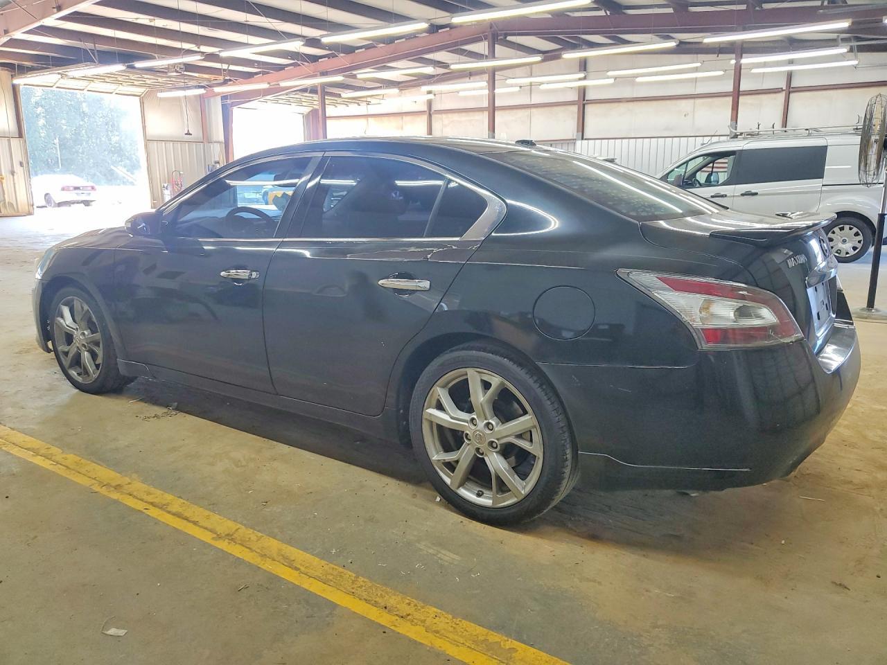 2012 Nissan Maxima 3.5 S - Image 2