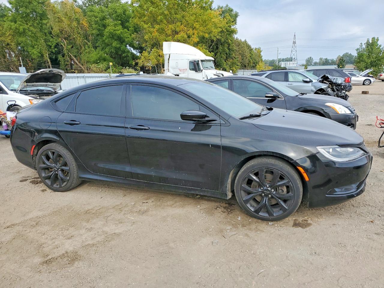 2016 Chrysler 200 S - Фото 4