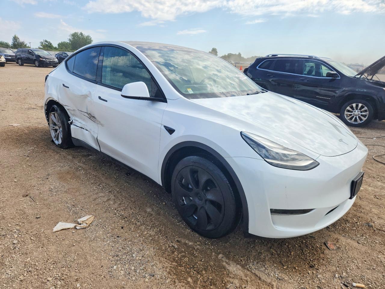 2023 Tesla Model Y - Фото 4