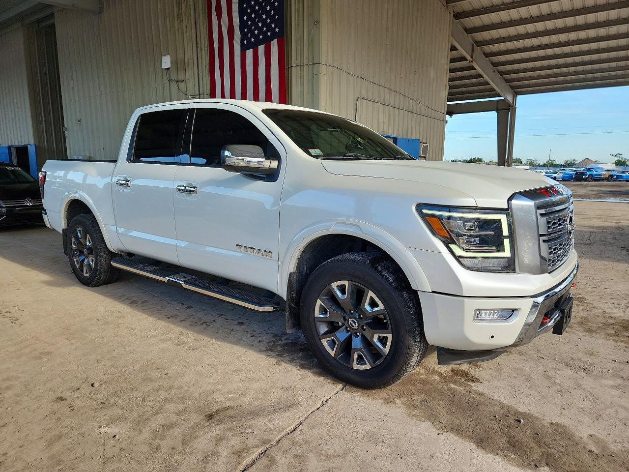 2023 Nissan Titan Platinum Reserve - Image 4