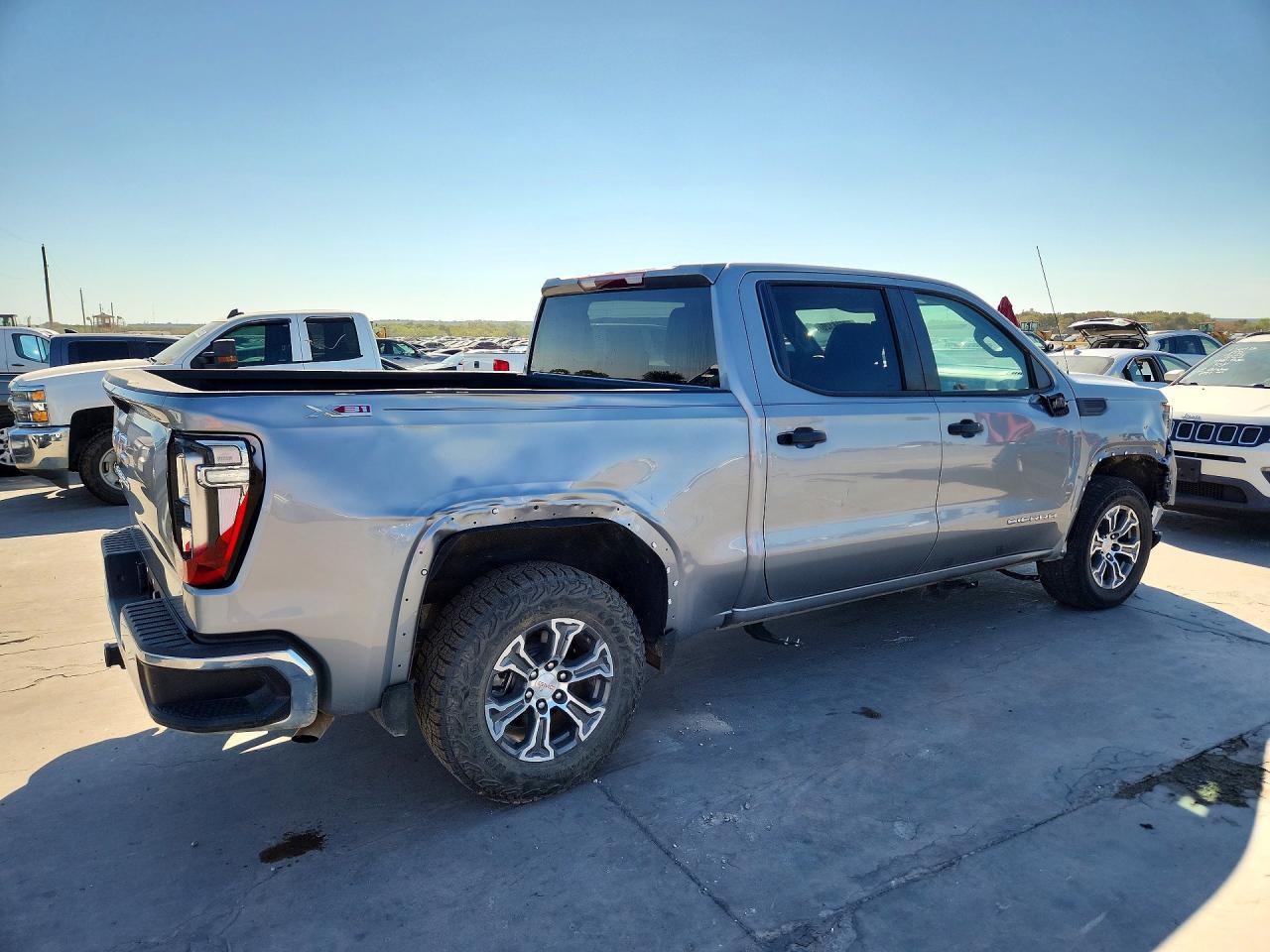 2024 GMC Sierra K1500 - Image 3