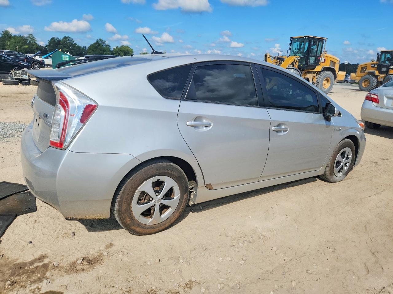 2014 Toyota Prius Three - Фото 3