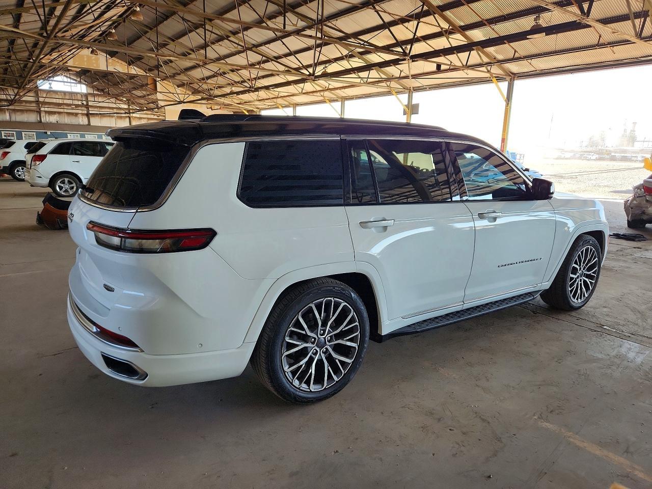 2023 Jeep Grand Cherokee L Summit - Фото 3