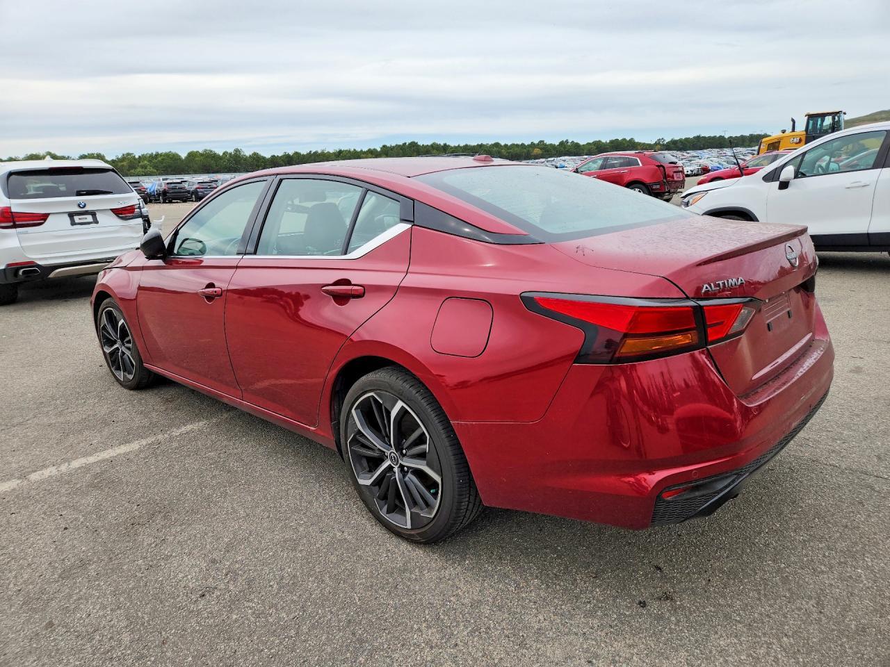 2024 Nissan Altima Sr - Image 2