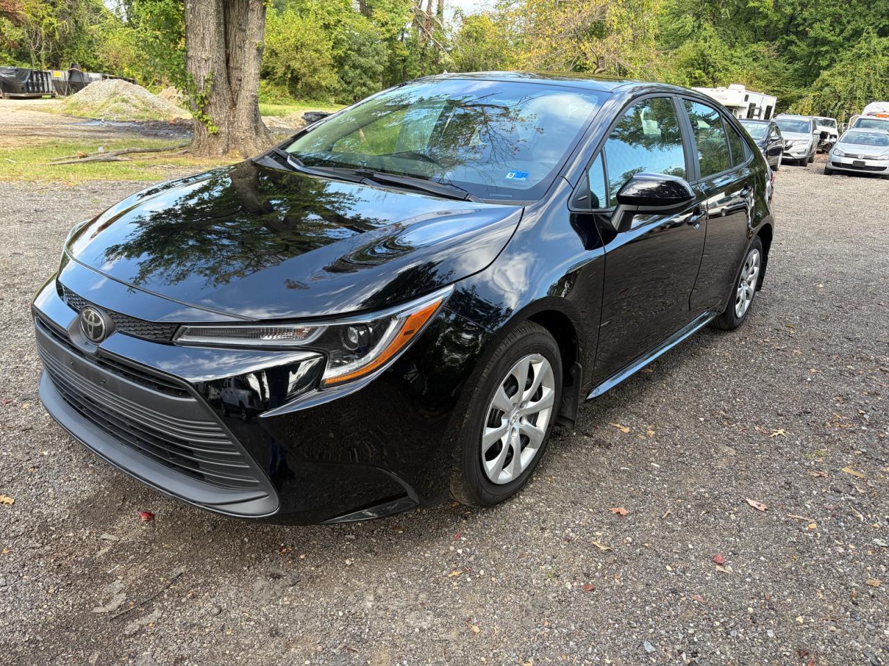 2025 Toyota Corolla Le - Фото 2
