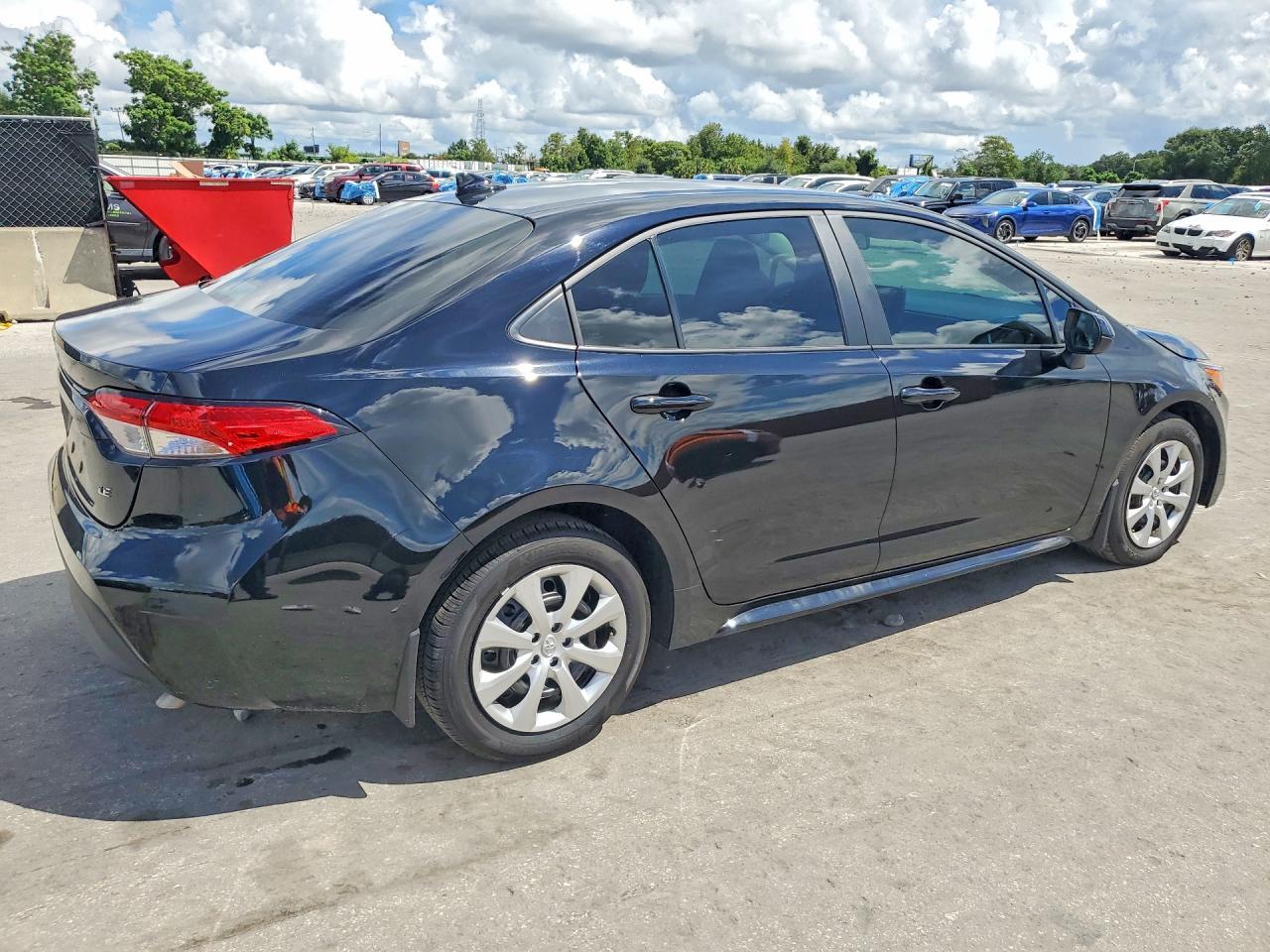 2025 Toyota Corolla Le - Image 3
