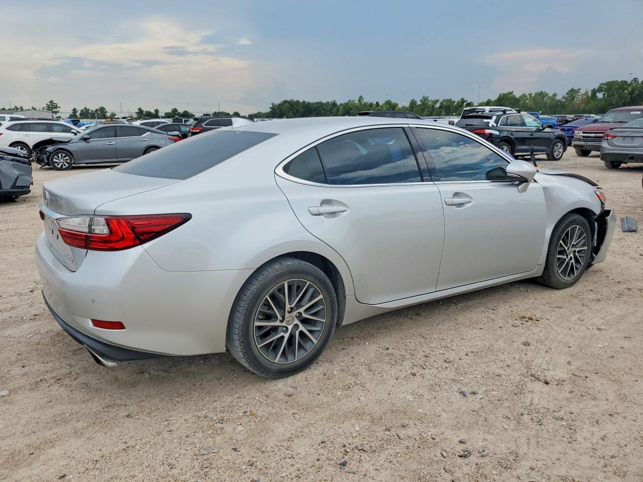 2016 Lexus Es 350 - Фото 3