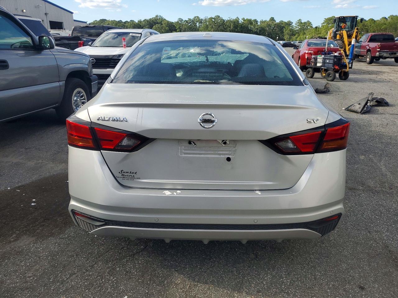 2022 Nissan Altima Sv - Image 6