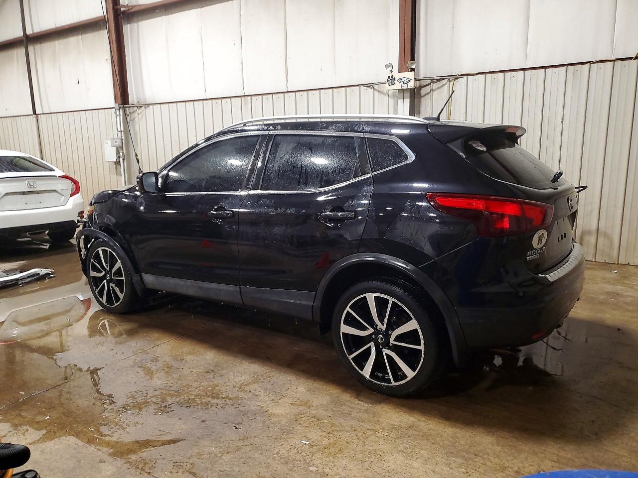 2017 Nissan Rogue Sport Sl - Image 2
