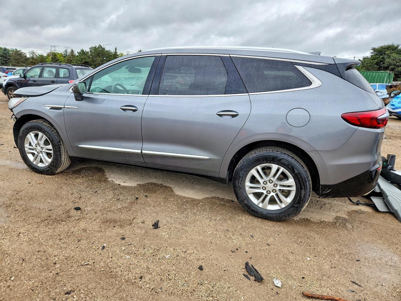 2018 Buick Enclave Essence - Image 2