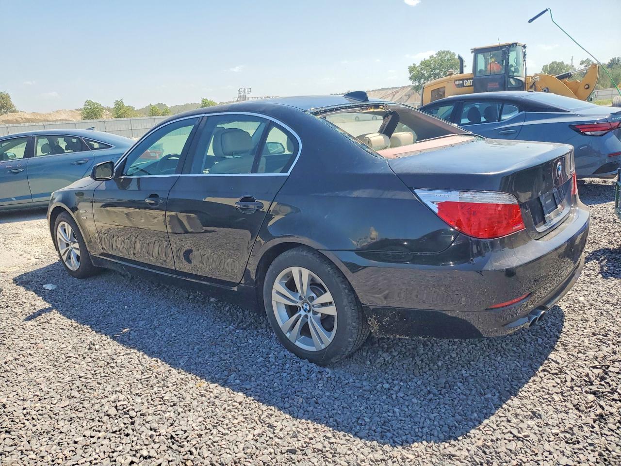 2010 BMW 528 Xi - Фото 2
