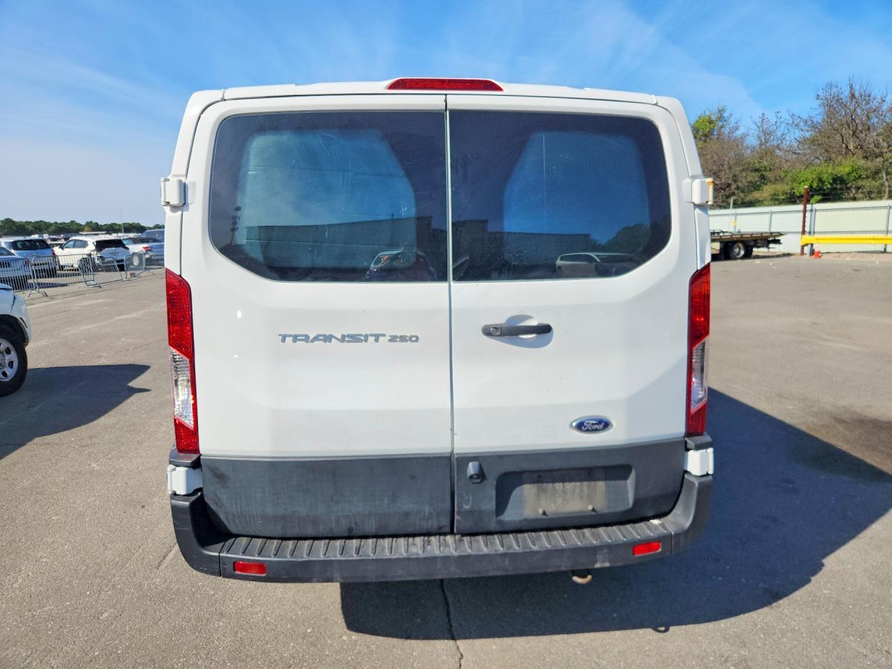 2020 Ford Transit T-250 - Фото 6